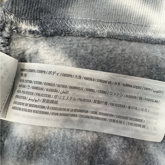 ABERCROMBIE & FITCH Wash Effect Sharkbite V-Neck Sweatshirt, Size SMALL - Picture 12 of 14